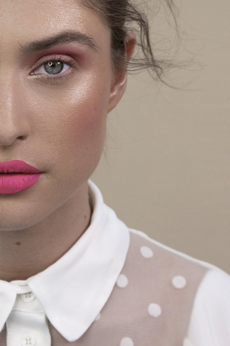 Pinky Vibes | theatlasmagazine.com
Photographer: Louise Betaille @Bylouiseb 
MUA: Natasha Bulstrode @Honestlygorgeous_
Hair : Vincenzo Della Volpe @Vincenzo.Della.Volpe
Model: Alicia Hallen @Aliciahallen, From @Zonemodels