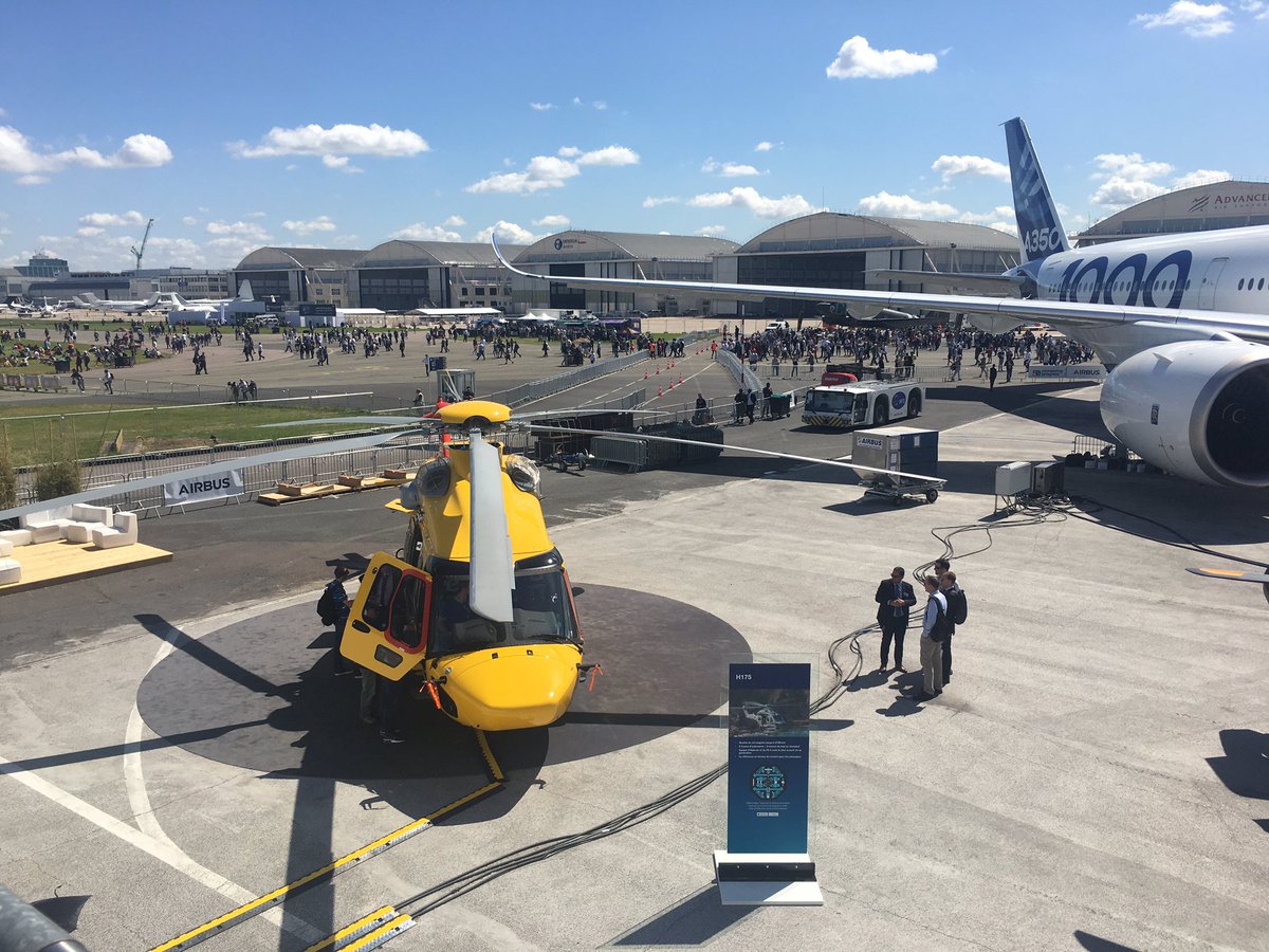 AgnesCarmes's tweet photo. Day 5 - static display #Airbus #PAS2019 #lebourget2019 #SalonDuBourget let’s enjoy ! ✈️😎👌🏼 🤩 https://t.co/WcCpoXX4oo