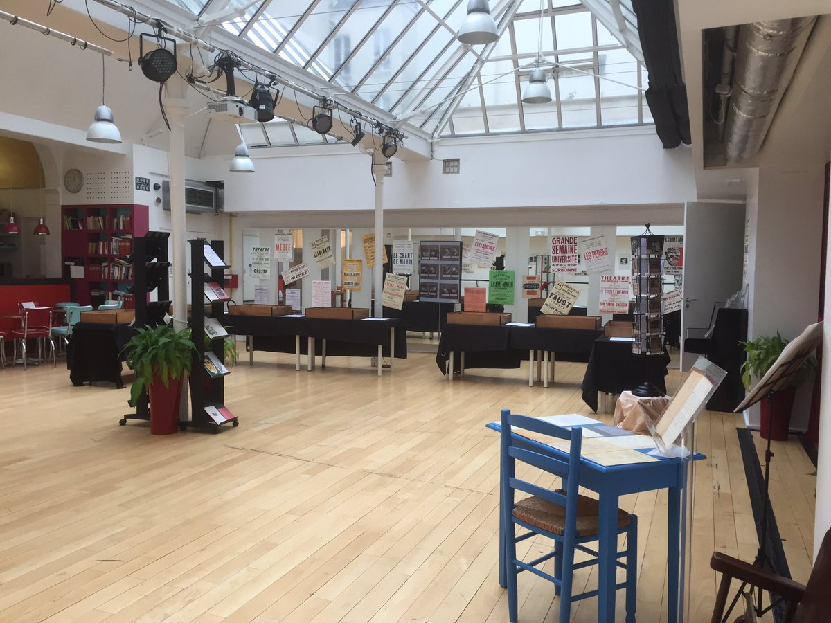 EMRollinat's tweet photo. Prélancement de Genèses des études théâtrales en France XIX-XXe (#PUR) au centre culturel @crous, occasion de revenir sur la naissance d’un groupe de recherche avec une équipe de littéraires @SorbonneParis3 et des chercheurs en Arts du Spectacle @CNRS #THALIM @DocTHALIM https://t.co/t2BeJQk7sS