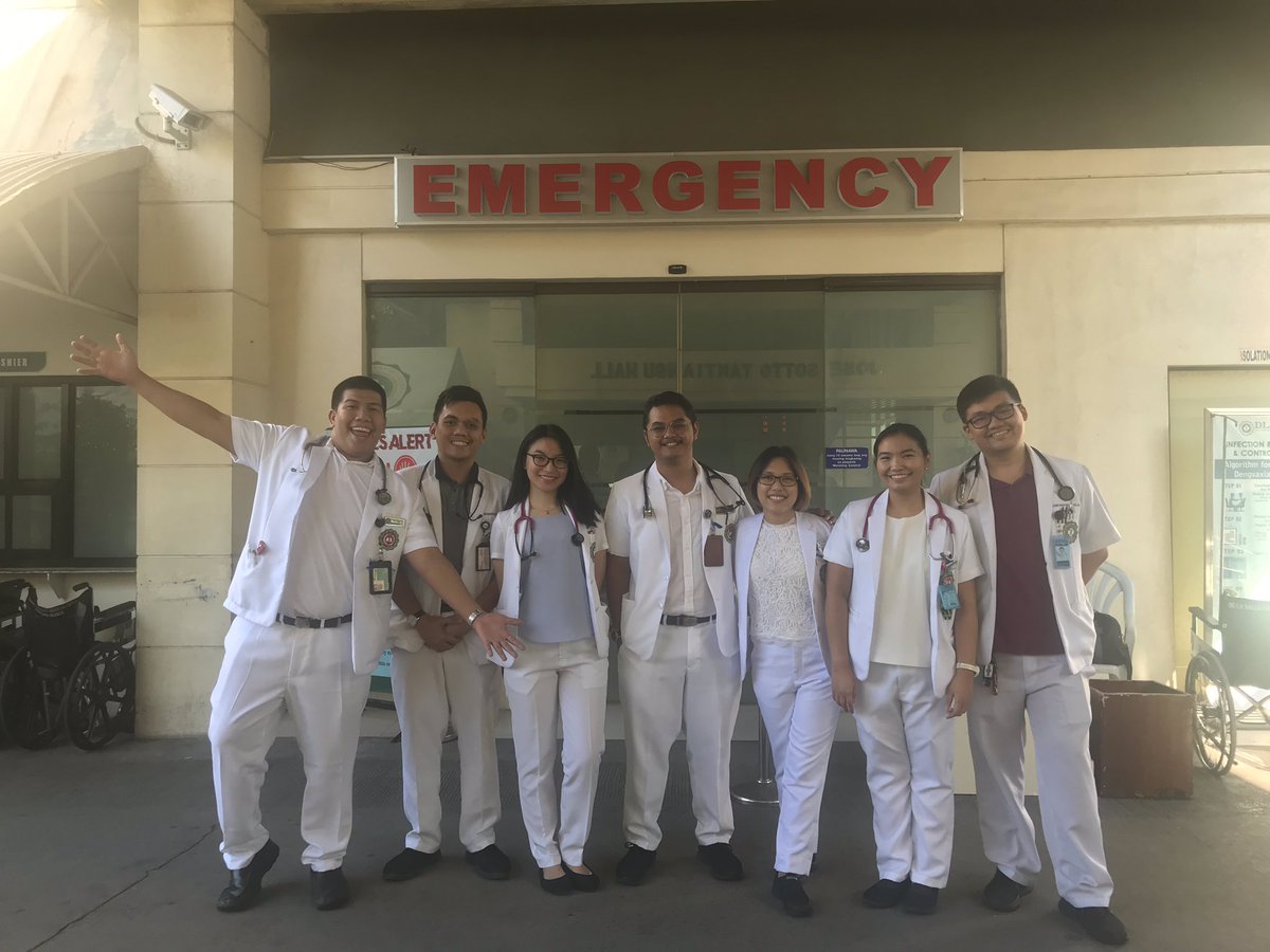 Day 21/366Patience. Empathy. Passion.3 things that ER taught me. This ER rotation will always be memorable to me. Thankyou sa mga EM residents na walang sawa sa pagturo at pag unawa! Thank you din sa mga dabest Seniors namin!   #diakonakapagpapicturesamgaEMResidents