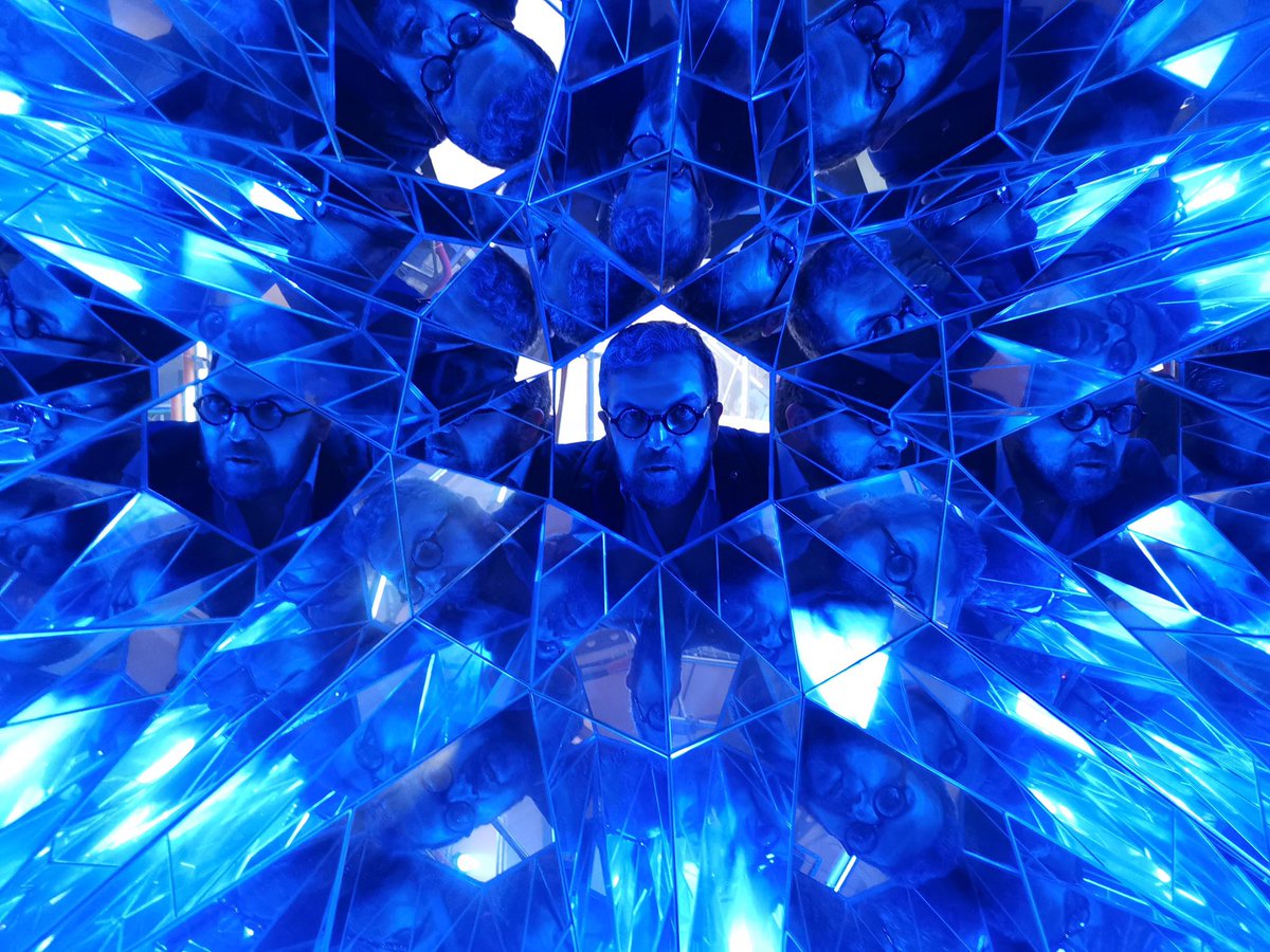 Charles_Liebert's tweet image. L’innovation, si tu veux atteindre le nirvana, il faut (comme le disait le grand penseur #StomyBugsy) mettre la tête dedans...
Petit clin au #labpostal, qui vous permettait de voir toutes les facettes
de l’inno et open innovation au sein du vénérable @GroupeLaPoste