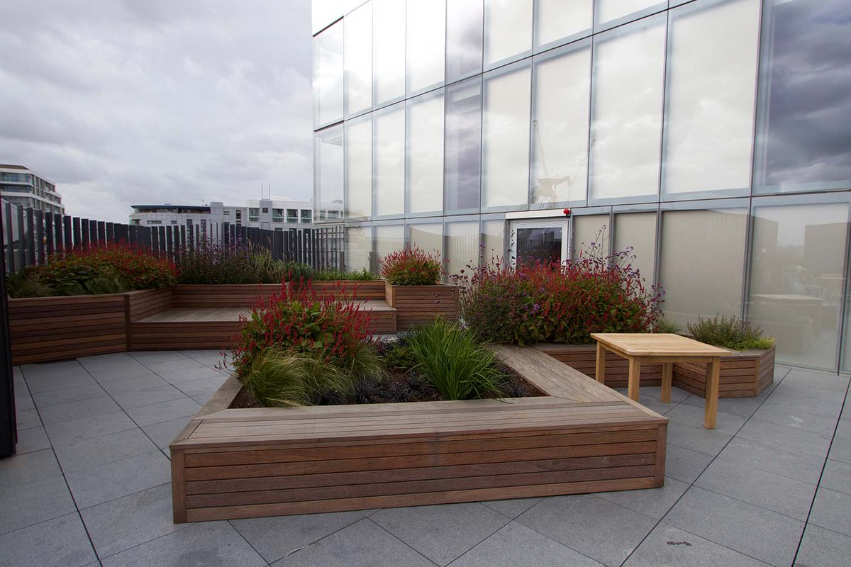 outdoordeckco's tweet photo. Latest CGI of #London 1200ft #roof terrace development overlooking the former @BatterseaPwrStn electricity generator. @outdoordeckco is excited to be part of the Grade II listed building #Battersea Pwr Stn's £9 billion regeneration - #landscaping on Level 8. https://t.co/Wd2btYvn4A
