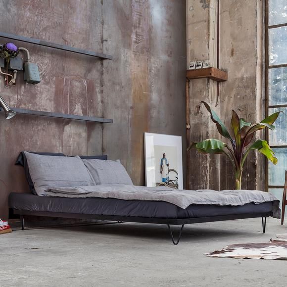 #Tagdesschlafes Wusstet ihr, dass wir 24 Jahre unseres Lebens verschlafen? Euer Bett ist deshalb nicht nur ein Möbelstück. Lasst euch bei uns inspirieren buff.ly/2IRwmJX