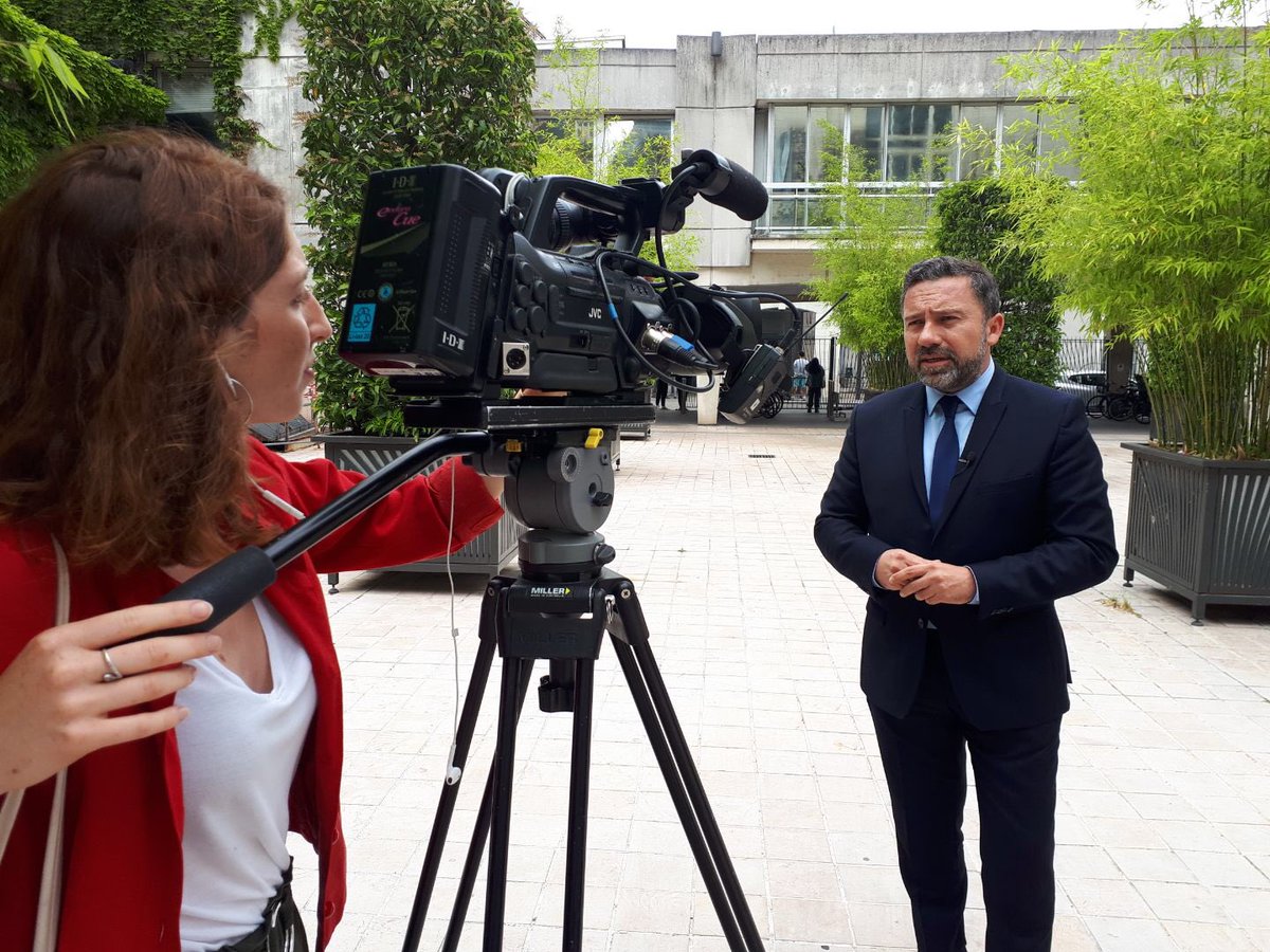 OlivierLebreto5's tweet photo. Enregistrement du reportage sur les caméras piétons de la police municipale de #tours
Diffusion ce vendredi à 18h40 dans le journal de TV Tours. https://t.co/9W44B1kigM