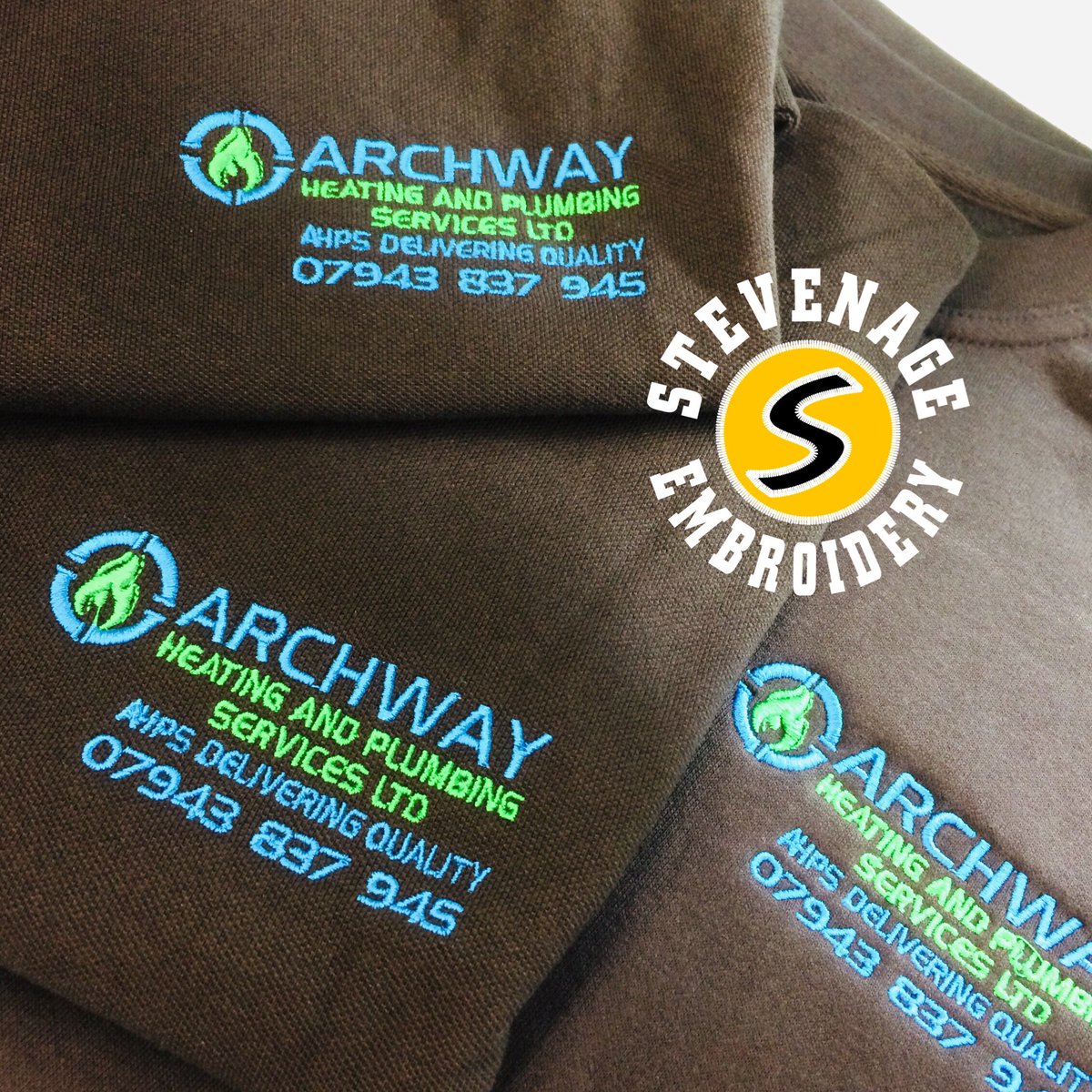stevenageemb's tweet photo. Who says #blue &amp; #green should never be seen 😊 https://t.co/hs6xxUYjiY #workwear #embroidery #embroideredworkwear #printedworkwear #branding #uniform #stevenage #stevenageoldtown #uneekclothing #poloshirts #polos #deals https://t.co/uRELOEiwDC