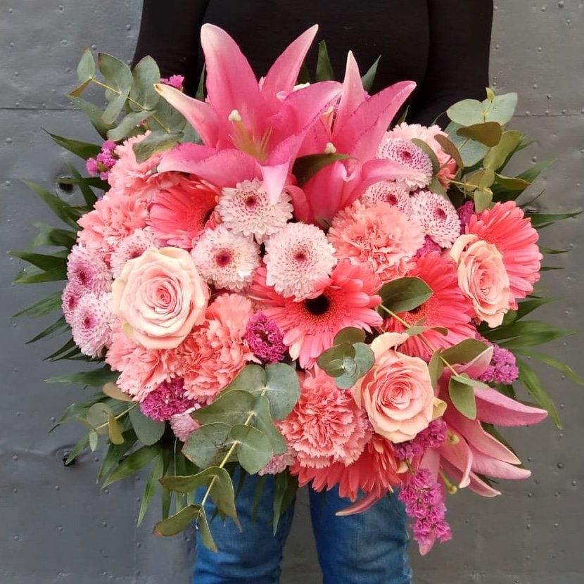 FloristFernando's tweet photo. ¡Detalles que llegan al corazón!,  💕✨💐 ¿Te gustaría recibir un detalle lleno de magia como éste en un día inesperado?. 😍
✅ Elige tu regalo perfecto en: https://t.co/NCCBgJqqU5
•
☎ Entregas el mismo día: 968 214 462
#FloristeríaFernando #Murcia #MuchoMásQueFlores https://t.co/LnRXDbuz3o