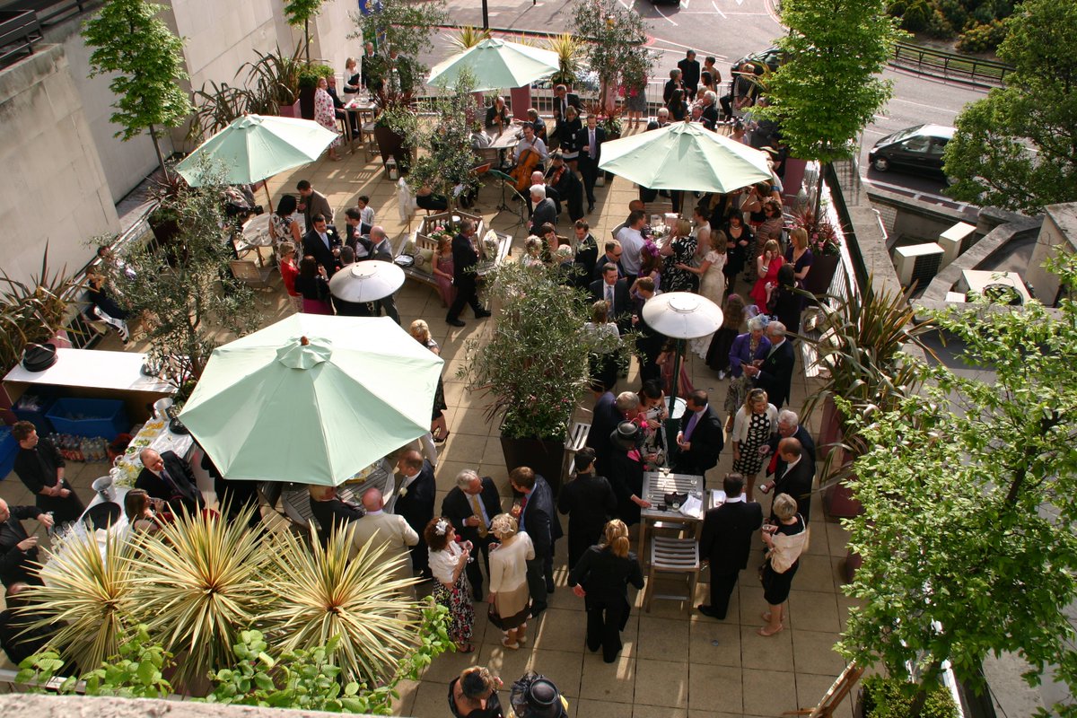 4HamiltonPlace's tweet photo. We've got that #SummerParty vibe! Our terrace is the perfect place to soak up the sun and enjoy the view. https://t.co/8dw8MCGNSg https://t.co/aBpwPwWplq