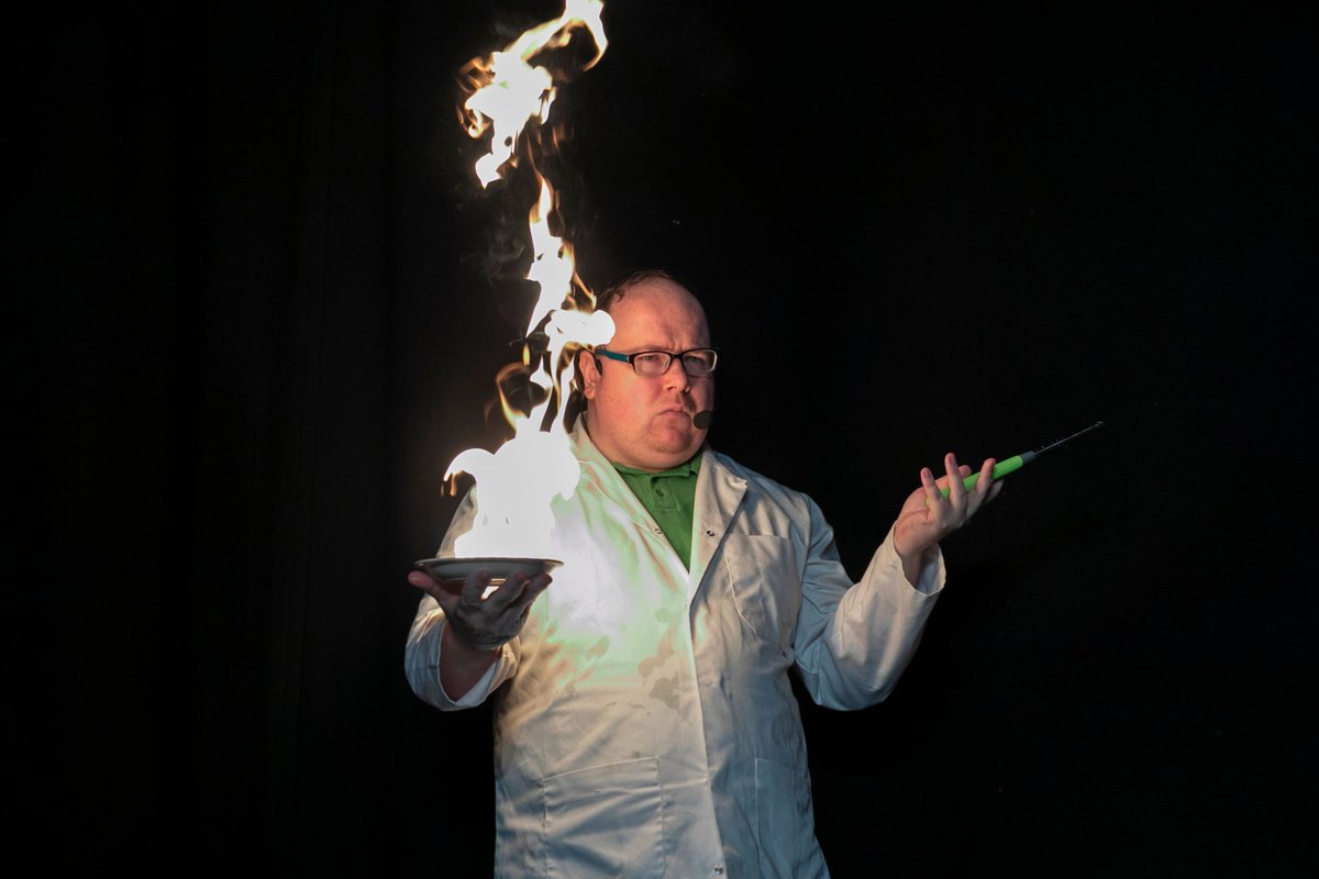 After touring for 3 months in Australia, Science Magic is coming back to <a href="/riverbankarts/">RiverbankArtsCentre</a> tomorrow at 2pm. Tickets available at riverbank.ticketsolve.com/shows/87360058…