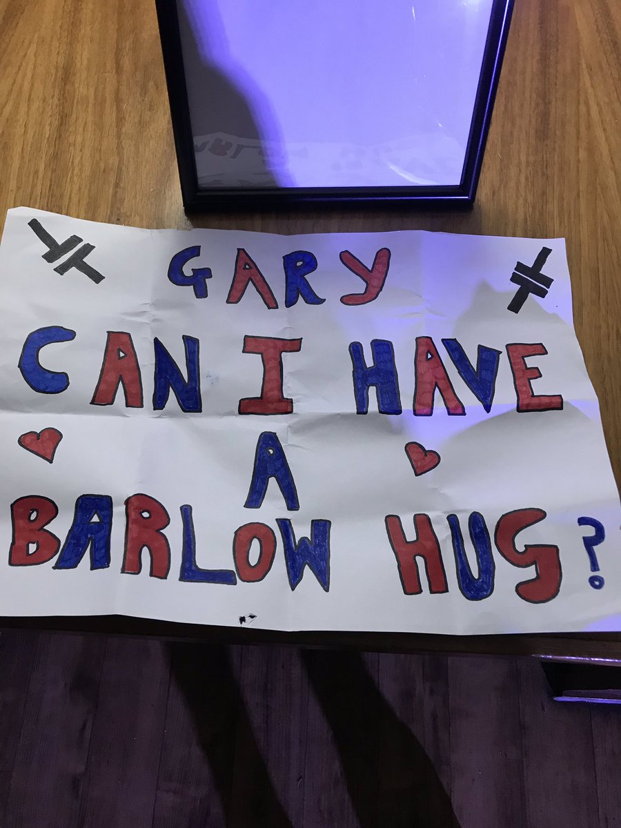 Lirycijo's tweet photo. Hey @GaryBarlow Can I have that hug that you owe me please? xxx https://t.co/ei122DNjzo