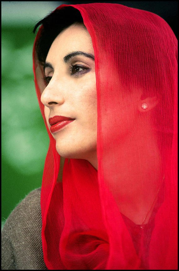 AmbreenCutish's tweet photo. Happy Birthday Daughter Of the East Shaheed Motharma Benazir Bhutto.The First Muslim Lady Prime Minister of the World.❤
#Happy66thBirthdaySMBB 
@BBhuttoZardari @AseefaBZ 
@BakhtawarBZ https://t.co/jAq2eI3Gib