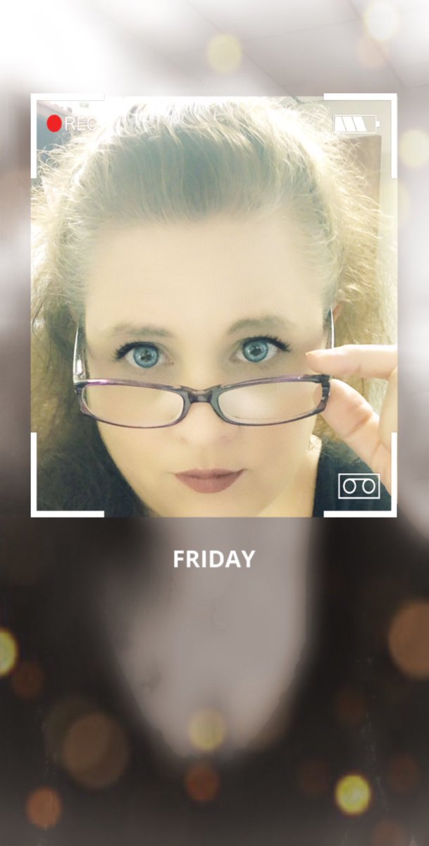 amazongodeswrap's tweet photo. Friday vibes and blue eyes! #TGIF #readyfortheweekend #imsoblind https://t.co/DrjbySRyoY