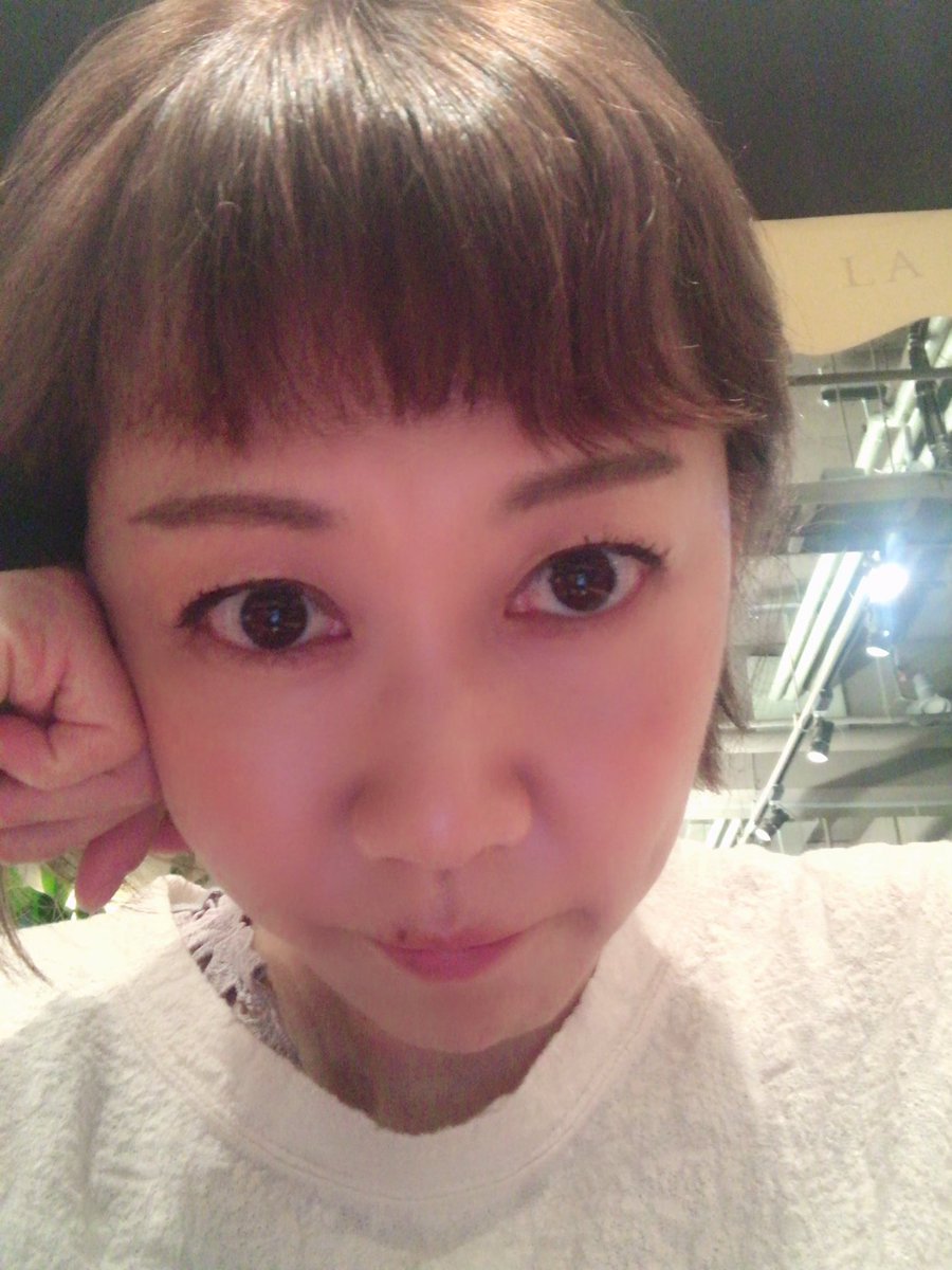 yukkii_san's tweet photo. 連日お疲れが続くゆきまるです。おつかれすぎてヘッドスパNo.1のカリスマ藤野大地、大ちゃん← #ノースエル のゆうかさんの同級生さんに施術してもらい爆睡でした。なんと超ご近所の美容室を変わられたのでびっくり。からの久々のスープカレー。ああ、沁みます😂ペロリ
#comom
#第五藤井ビル https://t.co/Exr1seRXWo