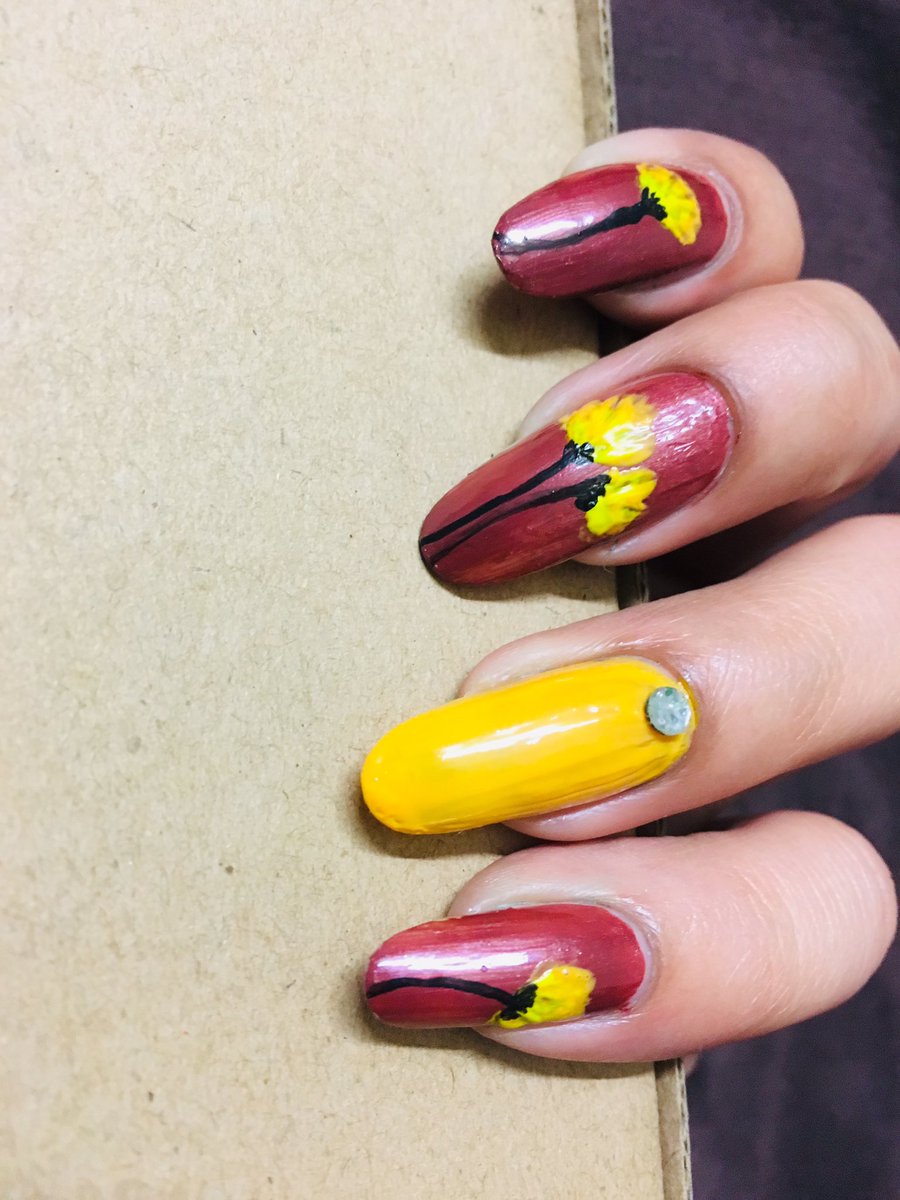 FreewayOf's tweet image. Cute and Easy Nail Art Design ❤️❤️ Please Subscribe us On Youtube and Follow us on #instagram  #facebook  and #pinterest  😘😘