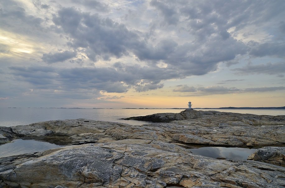 Have you seen all the exciting side events & excursions at #ICESASC19?! Sign up to visit @rv_svea_slu, or particpate in the @BANOS_CSA dialogue session or the @IPBES seminar. Finally, end your week with a visit to Swedish archipelago! Check them all out at ices.dk/news-and-event…