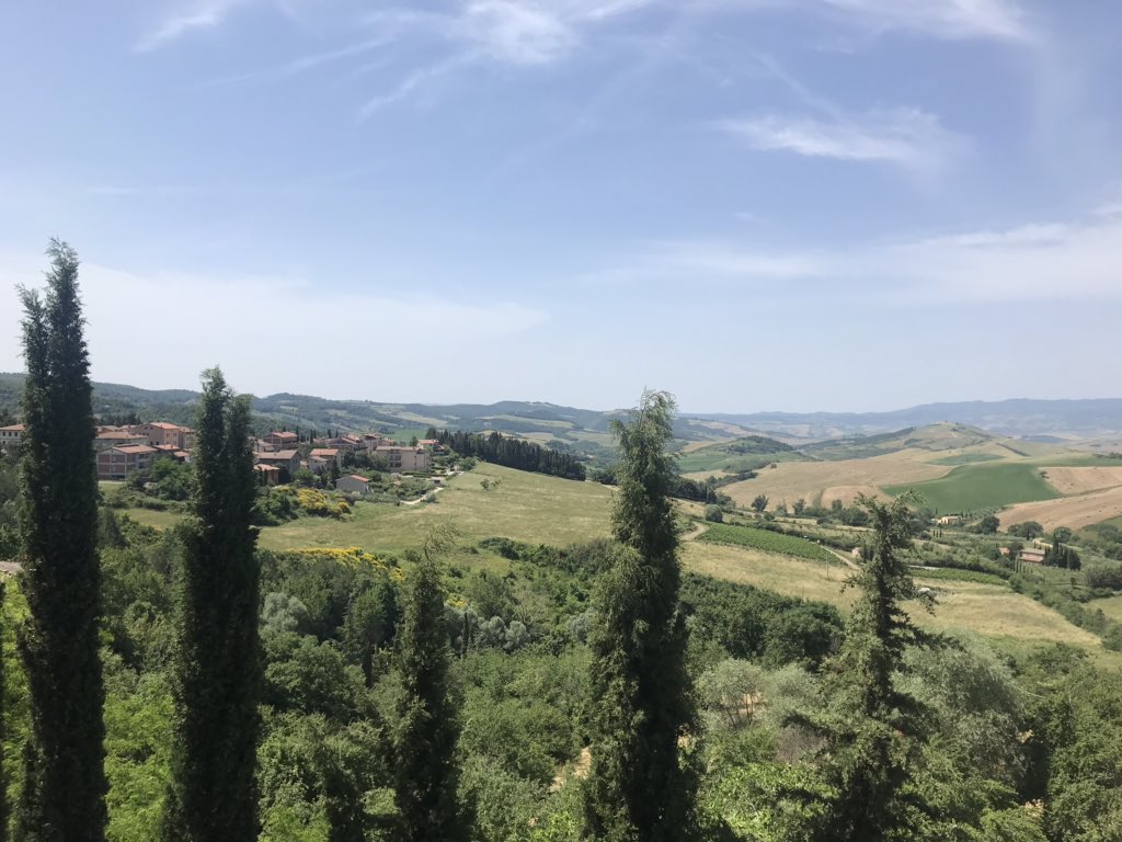 Amy Roberts tweet media