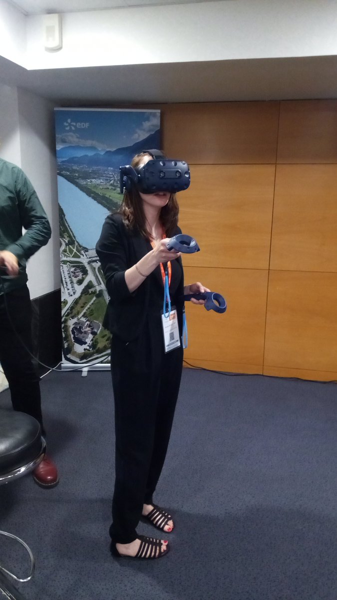 Lors des 4èmes Rencontres Business Hydro, de nombreuses innovations ont été présentées. L'occasion d’essayer la VR pour notre infographiste 😁