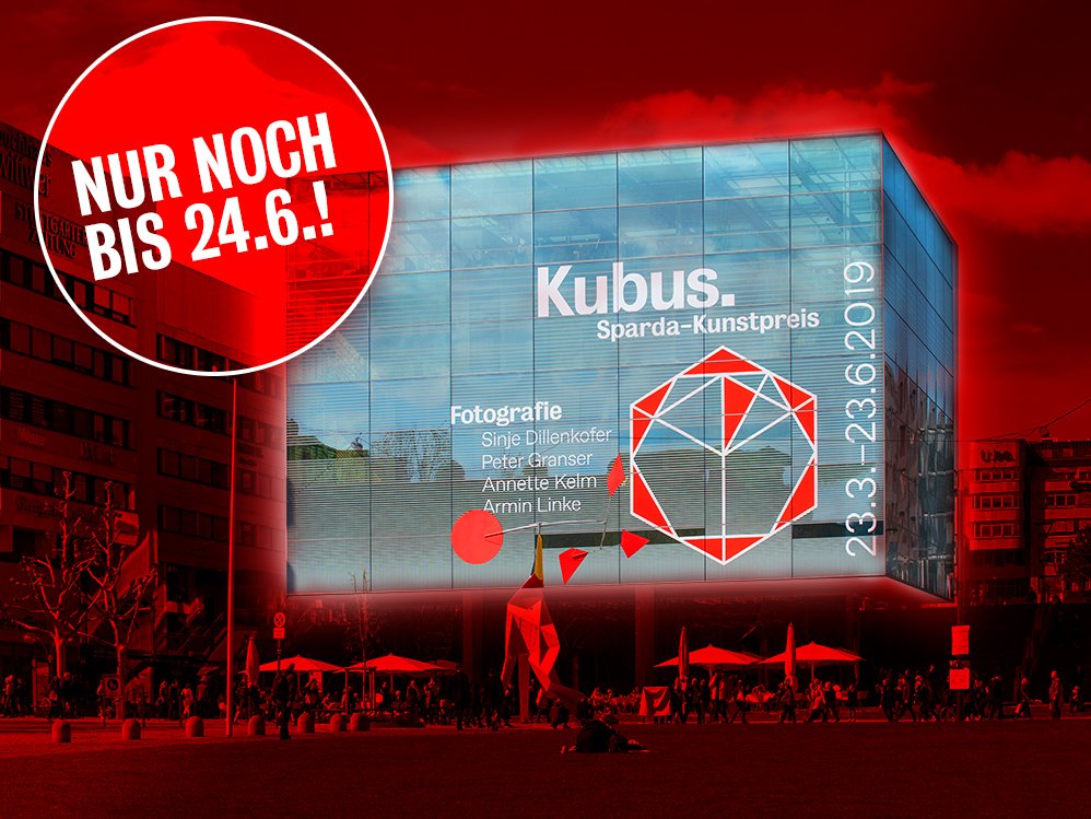🏁 FINALE FÜR DEN #KubusKunstpreis
Sonntag ist Schluss. Für Last-Minute-Besucher haben wir heute bis 21 Uhr, am Wochenende von 10-18 Uhr geöffnet
++ Letzte Führungen ► Fr 18 Uhr &amp; So 15 Uhr
++ Publikumspreis ► abstimmen bit.ly/2sbzWbF
++ Mehr ► kubus-kunstpreis.de