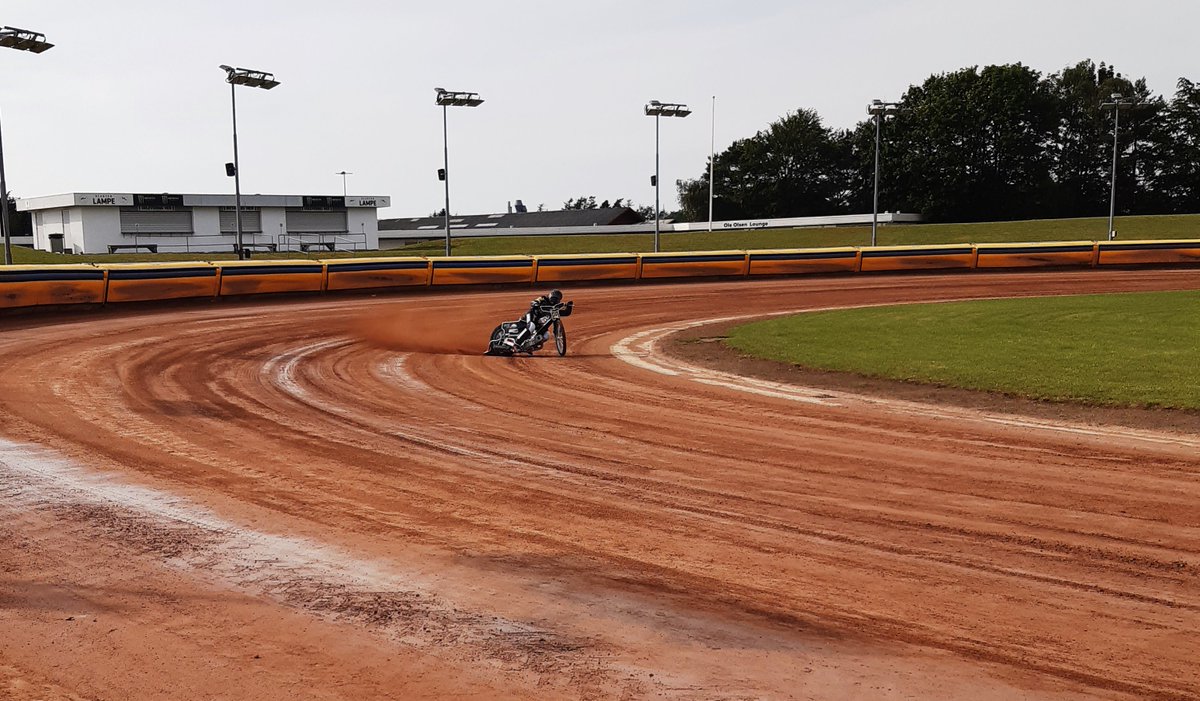 AUKTION-SPONSERET MOTORCYKEL NU I BRUG

Vojens Speedway Klub har nu fået leveret den 50cc motorcykel, som blev finansieret ved den auktion og lodtrækning, som fandt sted under den store reception fredag den 3. maj. 

Læs hele historien på vores hjemmeside:
vojensspeedwaycenter.dk/auktion-sponse…