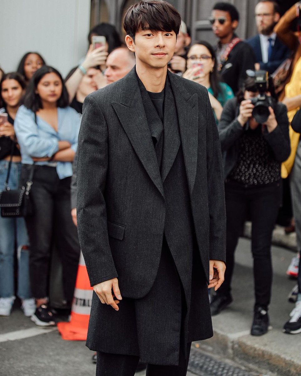 Goblin 도깨비 Thailand fans - 170622 Gong Yoo at Louis Vuitton Men's Fashion  Show SS18 #LVmenss18 / Paris cr. adwin_ma_mr_magazine