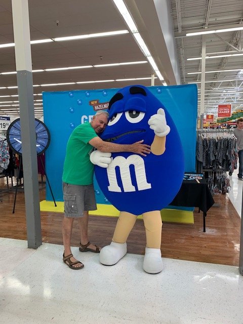 OneStoreAtATime's tweet image. Awww.  We love Blue, too. #Followmetowalmart #getnutty for new Hazelnut M&amp;amp;Ms.