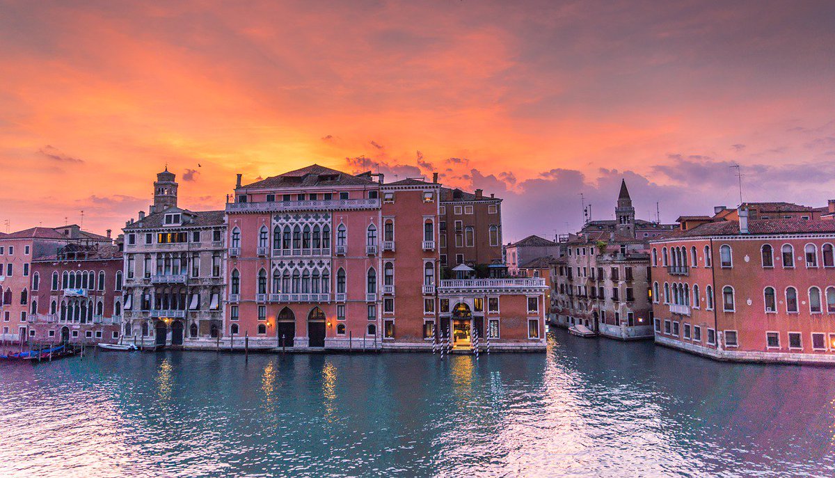 oneworld_src's tweet image. ☄️☄️ QUICK SALE ☄️☄️

🇮🇹🚣‍♂️ VENTURE TO VENICE 🚣‍♂️🇮🇹

4️⃣ Nights
↗️ Departs 18 August 19
✈️ Return Flights from Manchester
⭐️ 4* Hotel
🍴 Bed &amp;amp; Breakfast
🧳 Luggage Included

👀👀 ONLY £326PP 👀👀

🌎✈️ HOW TO BOOK &amp;amp; MORE INFO ✈️🌎

Call us on ☎️ 01642 450333