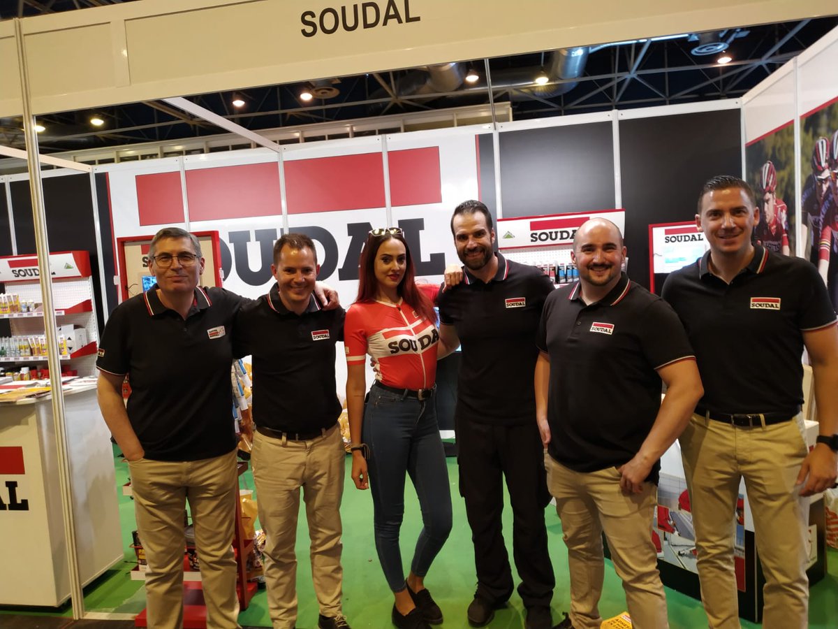 SOUDAL_ES's tweet photo. Un saludo del equipazo @SOUDALQ desde nuestro stand en el mayor evento de @leroymerlin_es para profesionales de la construcción desde @feriademadrid. #LeroyMerlinParaProfesionales. #Soudal #SWS #Stand54. https://t.co/cZ3aOdYU7n