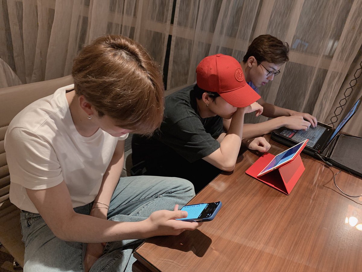 몬스타엑스 Monsta X Monsta X Monsta X On Chat Now For Whodoulove Premier Monstax 몬스타엑스