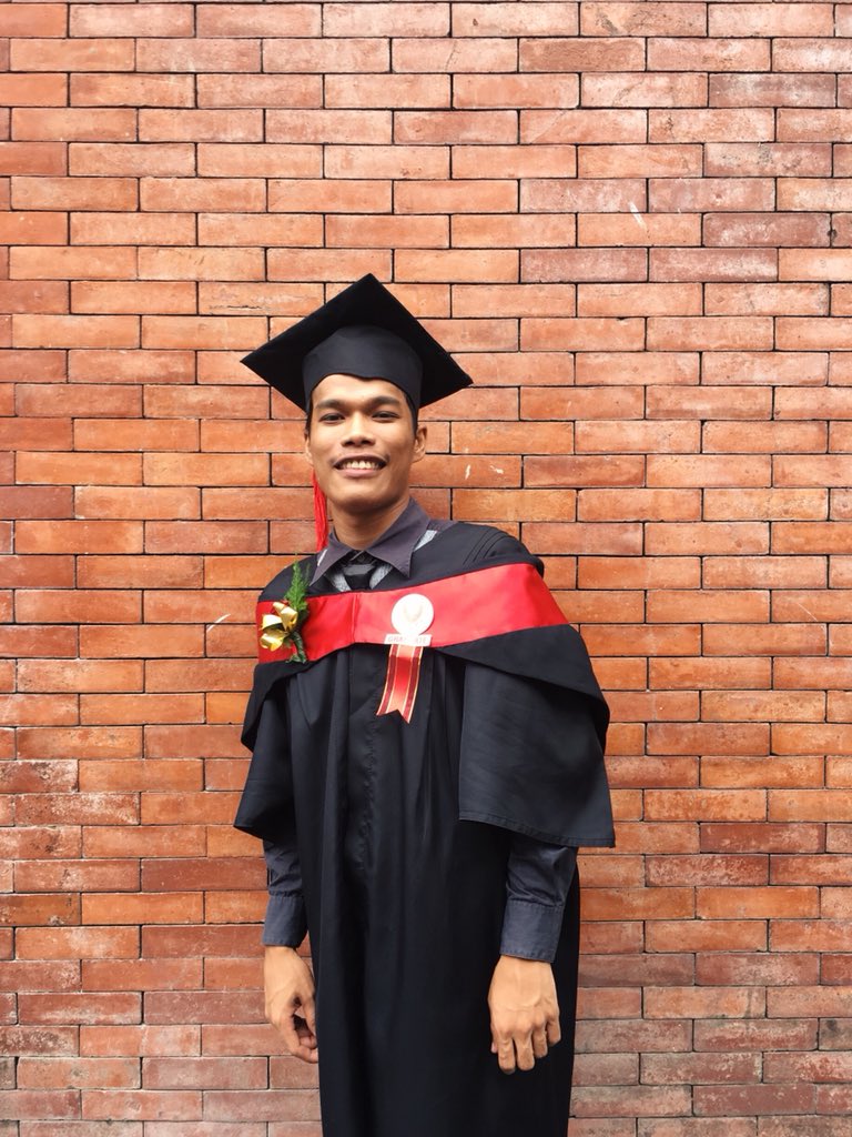 KuyaWheel's tweet photo. 6 amazing, wonderful and misfortune years. The winter has come to my journey but still i survived and win the fight. Graduated without flying colors but with high respect and gratitude to the people behind my humble achievement. Valar morghulis BatStateU 💯🎓 https://t.co/FoR5U2VRUD