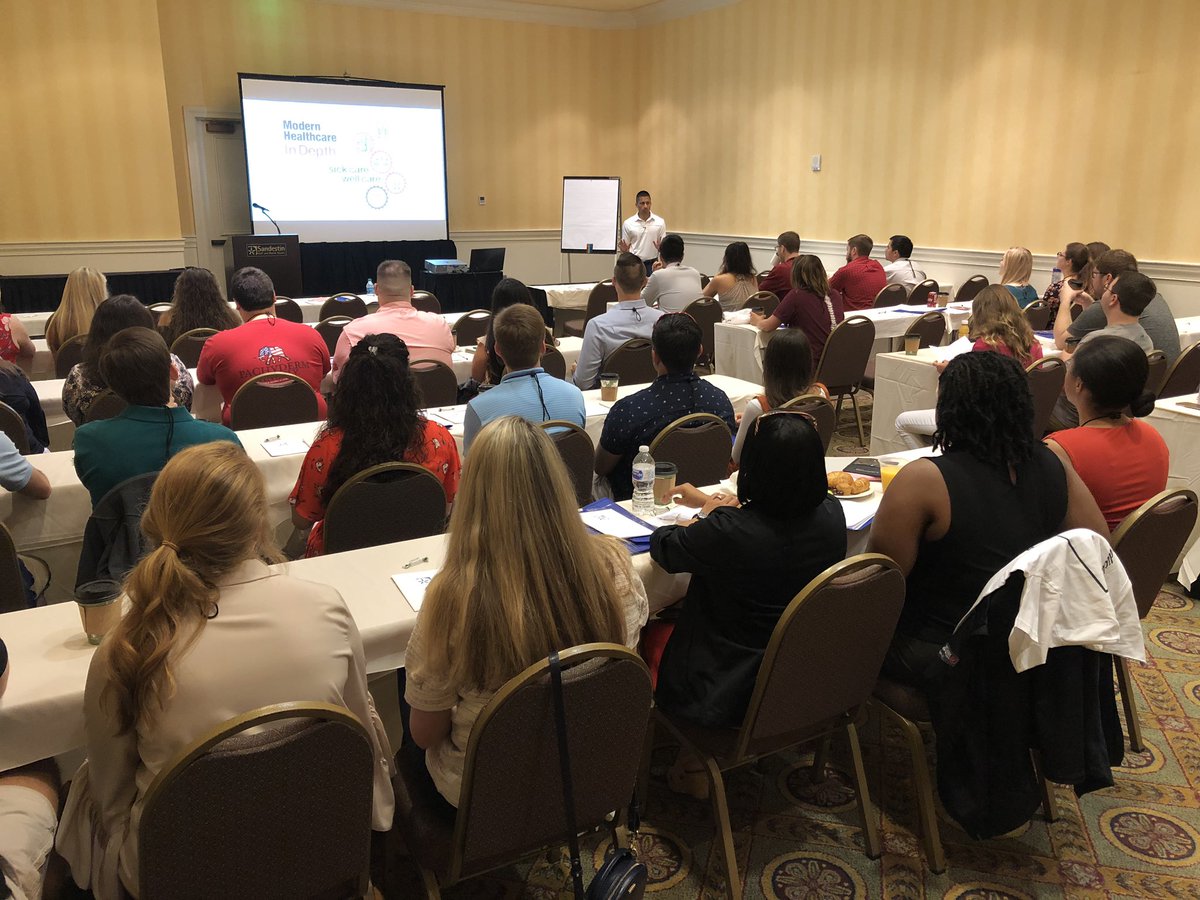 #familymedicine doc Ifran Asif, MD, helping #medstudents write exercise prescriptions for their future patients. This room of people is and will change health in Alabama!