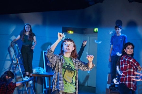 MyTheatreMates's tweet photo. ‘Open door into life for 16-21 year olds’: Performed by a talented cast, #MollyTaylor’s #WhatWasLeft at @swkplay is one of the few dramas abt young people that @braintree_ has seen that seems genuinely aimed at young people @BridgeTheatre_ @TheBRITSchool https://t.co/91wmzukltn https://t.co/DKZwJeCKhK
