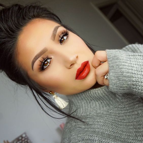 GuidesBeauty's tweet photo. 8 Most Essential Tips To Help You Find The Perfect Red Lipstick?

Red lipstick is the ultimate makeup weapon which every woman must have! 

Keep reading... https://t.co/96PlIyk73X https://t.co/SYGiad2jZs