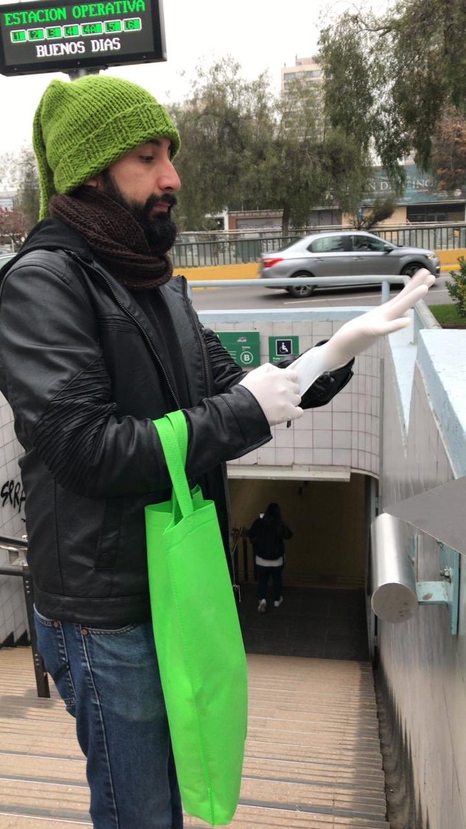 JuanUgaldeC's tweet photo. And it begins in Santiago!! Happy sampling day!!! #metasub2019 #gCSD19 @metasub https://t.co/JPcKzT1RXu