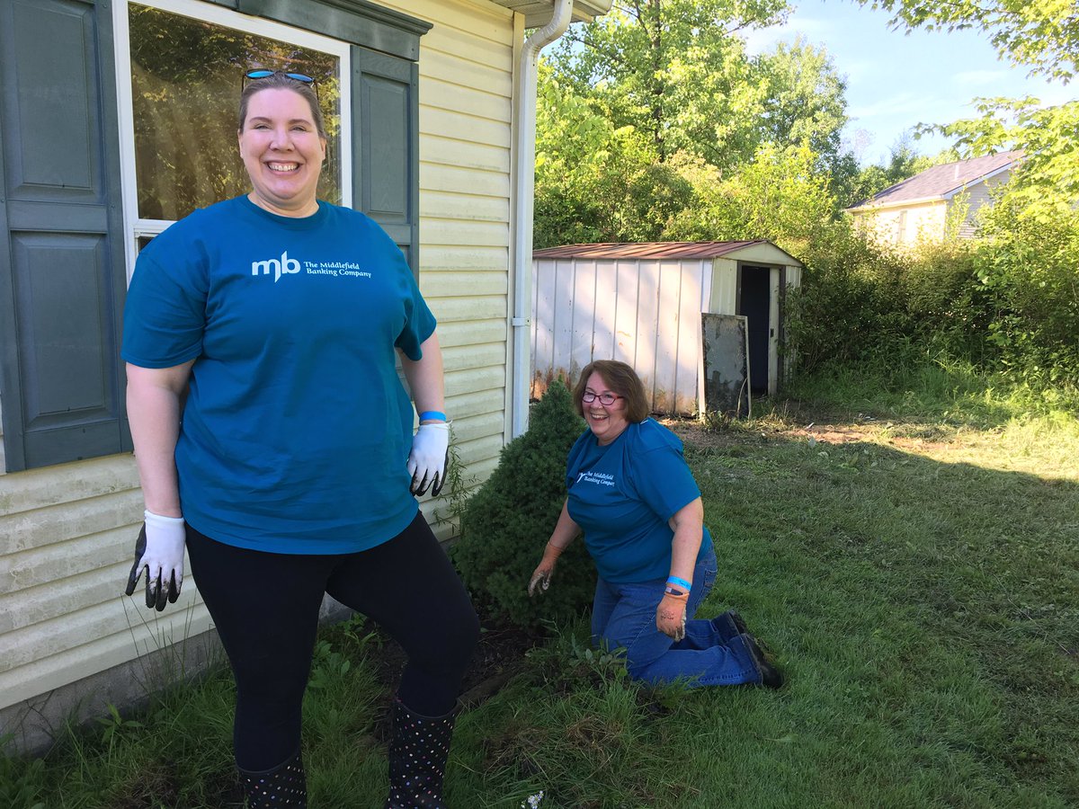 2019 #uwgeaugadayofaction underway! @middlefieldbank <a href="/UnitedWayCLE/">United Way Cleveland</a>