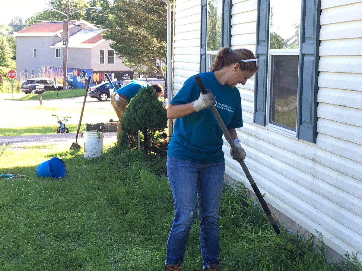 UWGeauga's tweet photo. 2019 #uwgeaugadayofaction underway! @middlefieldbank @UnitedWayCLE https://t.co/Nj1Pp7m9uM