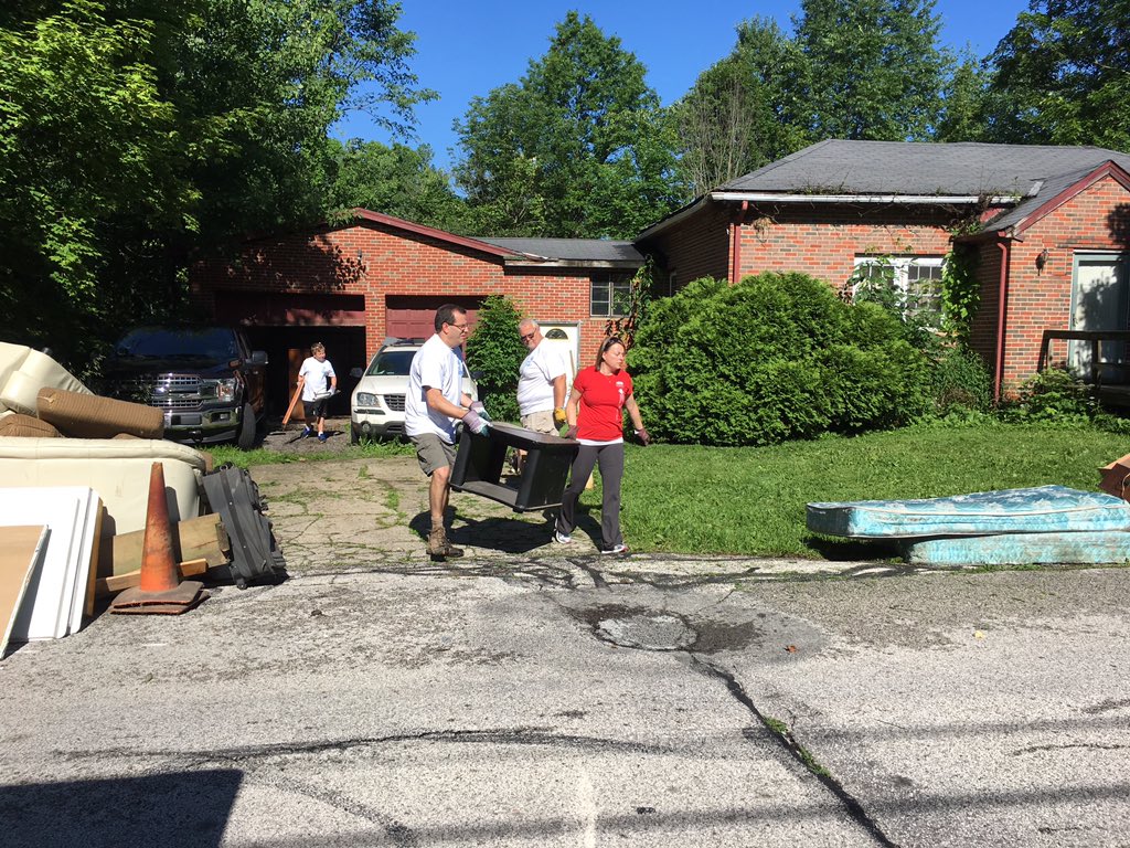 UWGeauga's tweet photo. 2019 #uwgeaugadayofaction underway!  @UnitedWayCLE  @KineticoCle https://t.co/ITTwaKOcEQ