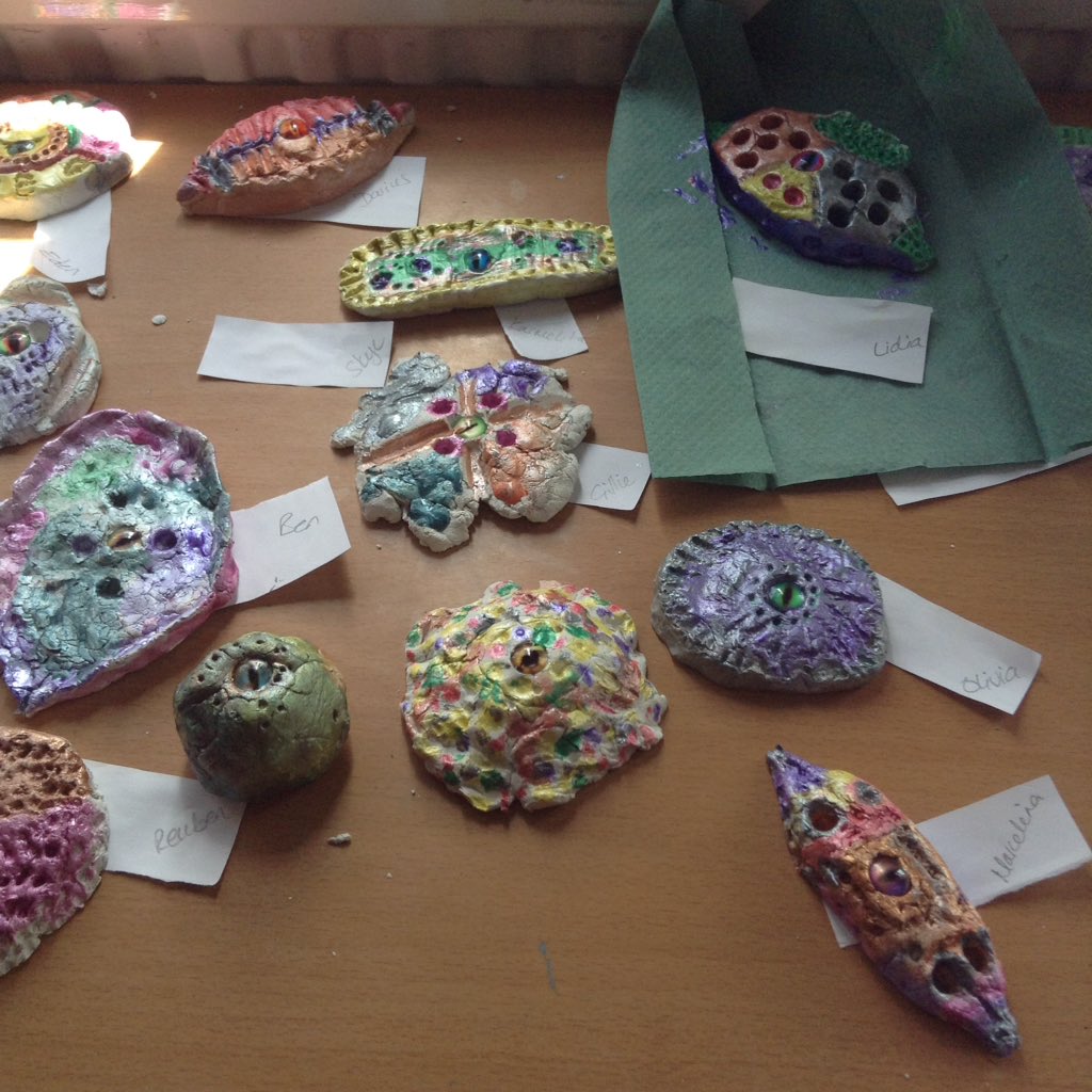 4EW_LPS's tweet photo. Monster eyes! What a wonderful afternoon. #LPSart https://t.co/yf5t7M5TtG