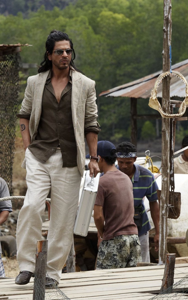 RT if you loved this look of King Khan from Don 2 ❤️