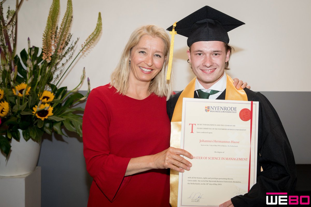 Een geweldige prestatie, Mannus Haase heeft afgelopen maand zijn master Management in deeltijd aan <a href="/NyenrodeBU/">Nyenrode</a> gehaald! 
Namens alle collega’s, van harte gefeliciteerd Mannus!