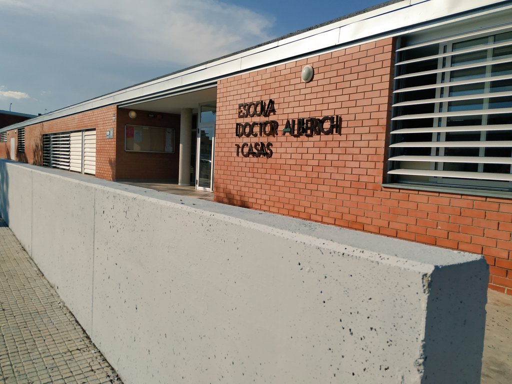 Escola_Alberich's tweet photo. Ha quedat xulíssim gràcies a #Nickname #Oxydum unes artesanes que podeu trobar a #Instargram. #Felicitats https://t.co/FcH7hDZjyy