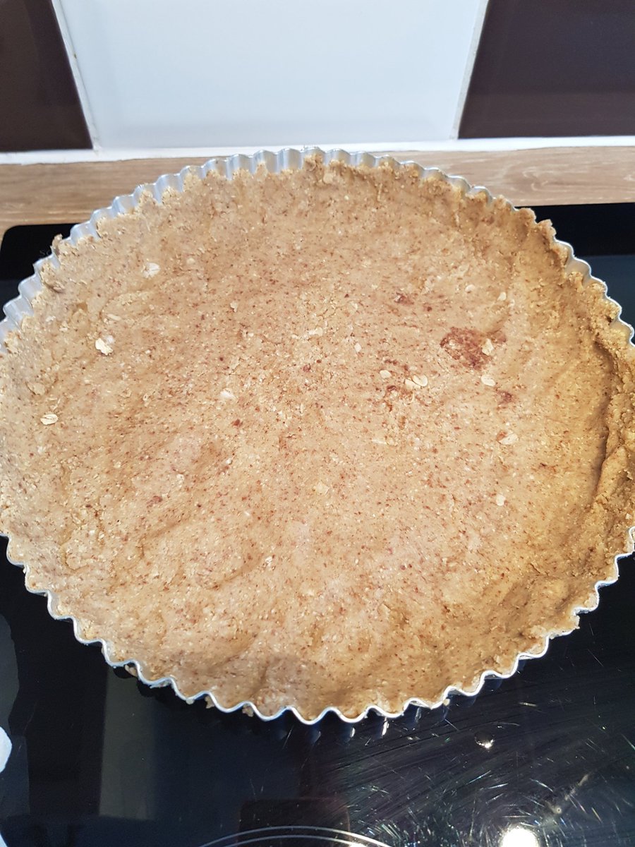 AJobaLCHDip's tweet image. Made a beautiful vegan tart/quiche today. Asparagus, spring onions, spinach, parsley. Will come in handy for lunch tmw. #Happiness #Gratitude #FridayCooking #Vegan #Vegetables #SummerSolstice @JacquiRushtn @NickyPatrick1 @Exceedingly_v @Nafisatherapy @Anjuladevi