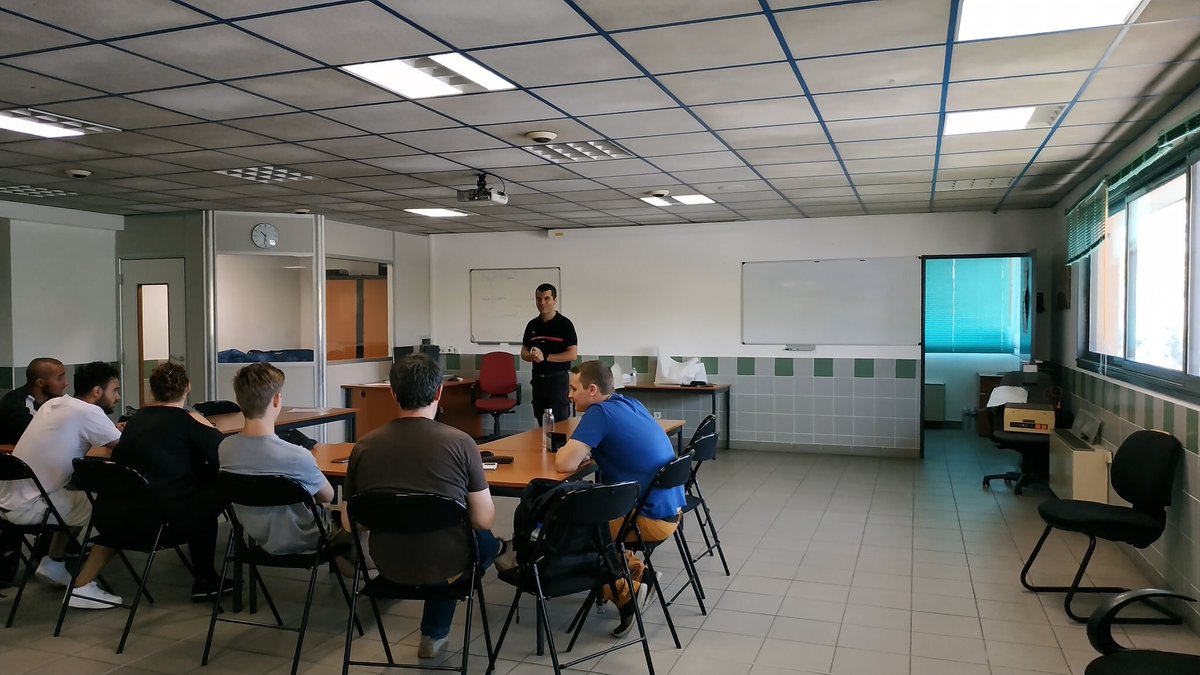 udspvar's tweet photo. Aujourd’hui 🎬 clap! De fin pour notre aventure avec nos équipes de La #cadase , après deux mois de partage et de travail nous avons clôturé ce stage, par une sensibilisation aux #GestesQuiSauvent des stagiaires.
Merci à l’équipe pour cette collaboration @SDIS83 #udsp83 #Cadase https://t.co/Ty3WWkTeP1