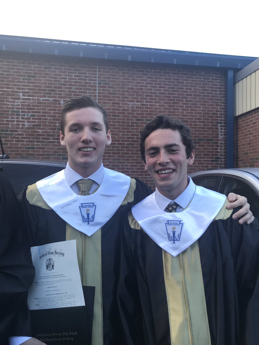 Congratulations to the class of 2019! Thank you to these six seniors for their hard work, dedication and leadership! Your futures are bright! 👨🏻‍🎓@RyanMcCabe25 <a href="/eddie_coyne/">Eddie Coyne</a> @brettnelson1719 <a href="/tgriff044/">Tyler Griffin</a> <a href="/John_Meyer_72/">John Meyer</a> @Zielaznicki_49