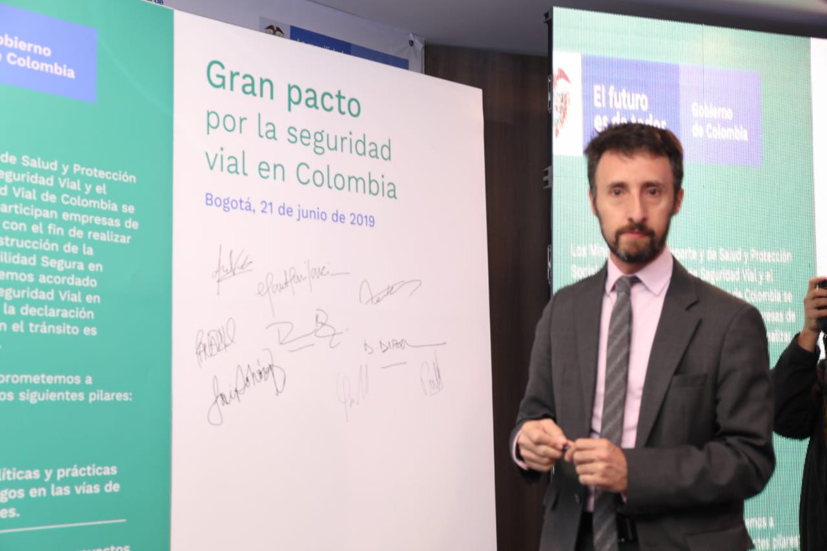 MinTransporteCo's tweet photo. Esta política es un trabajo articulado entre los @MinTransporteCo, @MinSaludCol, @MinEducación, y la @PoliciaColombia, sin dejar al lado al sector privado, las organizaciones no gubernamentales (ONG), la academia y la sociedad civil": @orozco_angela #GranPactoSeguridadVial https://t.co/STu0Upc5EM