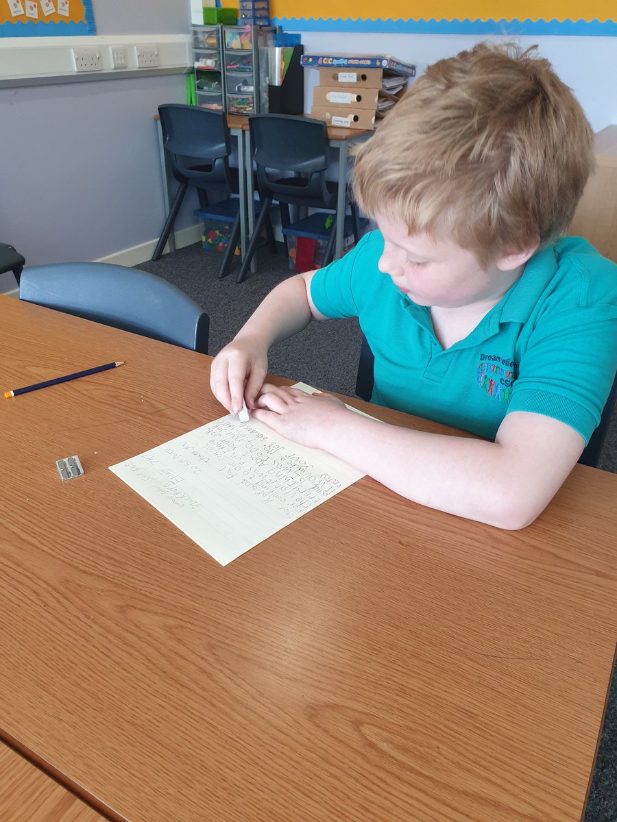 S & K working on writing a formal letter yesterday to thank our visitors from HMRC for coming to see us. ✏ #WorldOfWork #Partnerships #FosteringRespect @wlconnolly