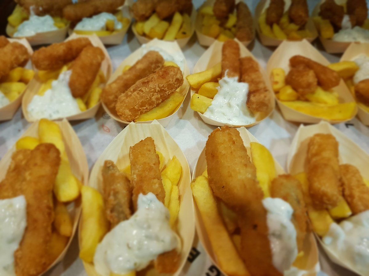 mistajay63's tweet photo. Ruby Awards, Streets of London Buffet @jessey1965 @ServestFoodCo @ChefPeterBBCW12 @RachelJay262 @karolpawelkowa1 @ThtGuy_Tristan @AnnaPawlakLon https://t.co/jY5dDDnZuL