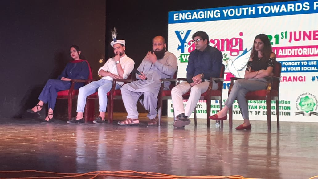 Naveediqb92's tweet photo. Participants and guests taking keen interest and asking tough questions to our Panelist at #YakRangi #Youth #Peace Summit organized by @DFPFofficial at #AliAuditorium #Lahore #YPS2019 #YAKRANGI #Education https://t.co/X0NMvdz6mA