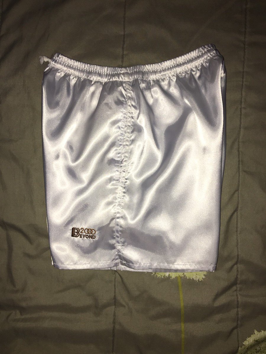 shortsatin's tweet photo. ส��าพ 95% ผ้าลื่นๆมันวาว ไม่มีซับใน
เอว 28-38 ยาว 17
ราคา 250. ส่งฟรีลงทะเบียน EMS+30 https://t.co/tG82mu2kOb