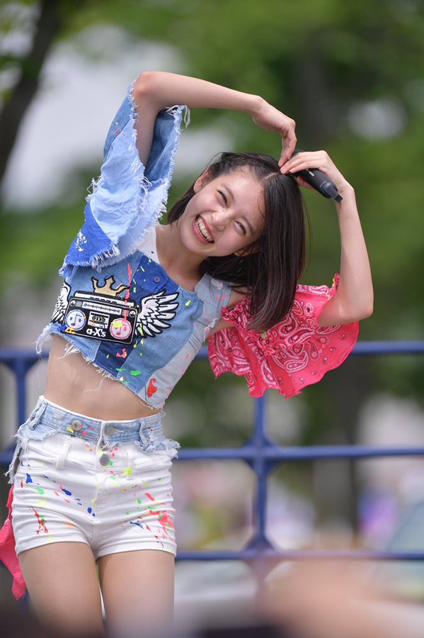 エイベックスの育成ユニットα-X’s（アクロス）時代の髙石あかりで奇跡の一枚と言われた