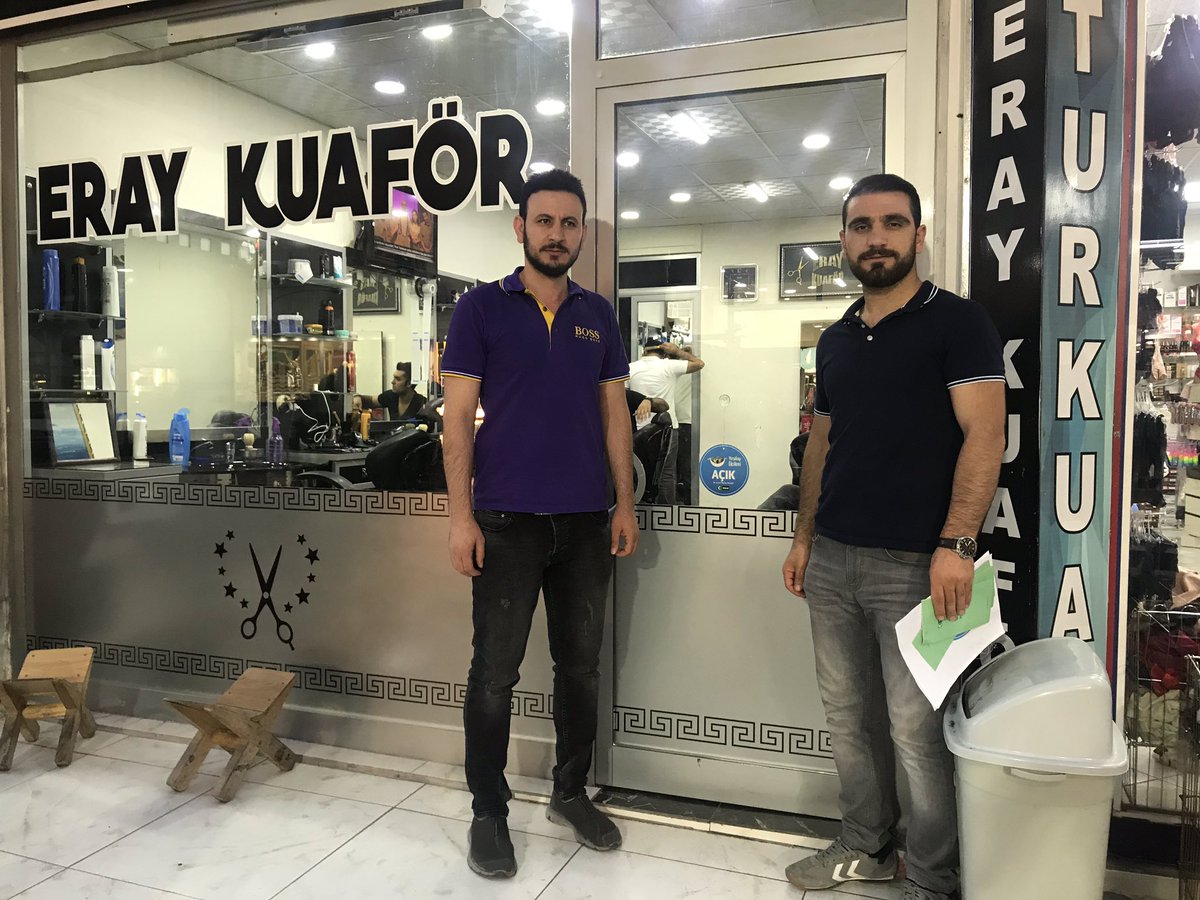 UrfaYesilay's tweet photo. YEŞİLAY ŞANLIURFA ŞUBESİ YEŞİLAY ELÇİLERİ PROJESİ İÇİN ESNAFI ZİYARET EDİYOR  
3 ay önce hayata geçirilen "Yeşilay Elçileri Projesi" kapsamında Şanlıurfa'nın dört bir yanındaki esnafımız gezilip bilgi verildi. @YesilayUrfa @UrfaMem @SANLlURFA @sanliurfabld @muharremcelik63 https://t.co/ay0yJYueI0