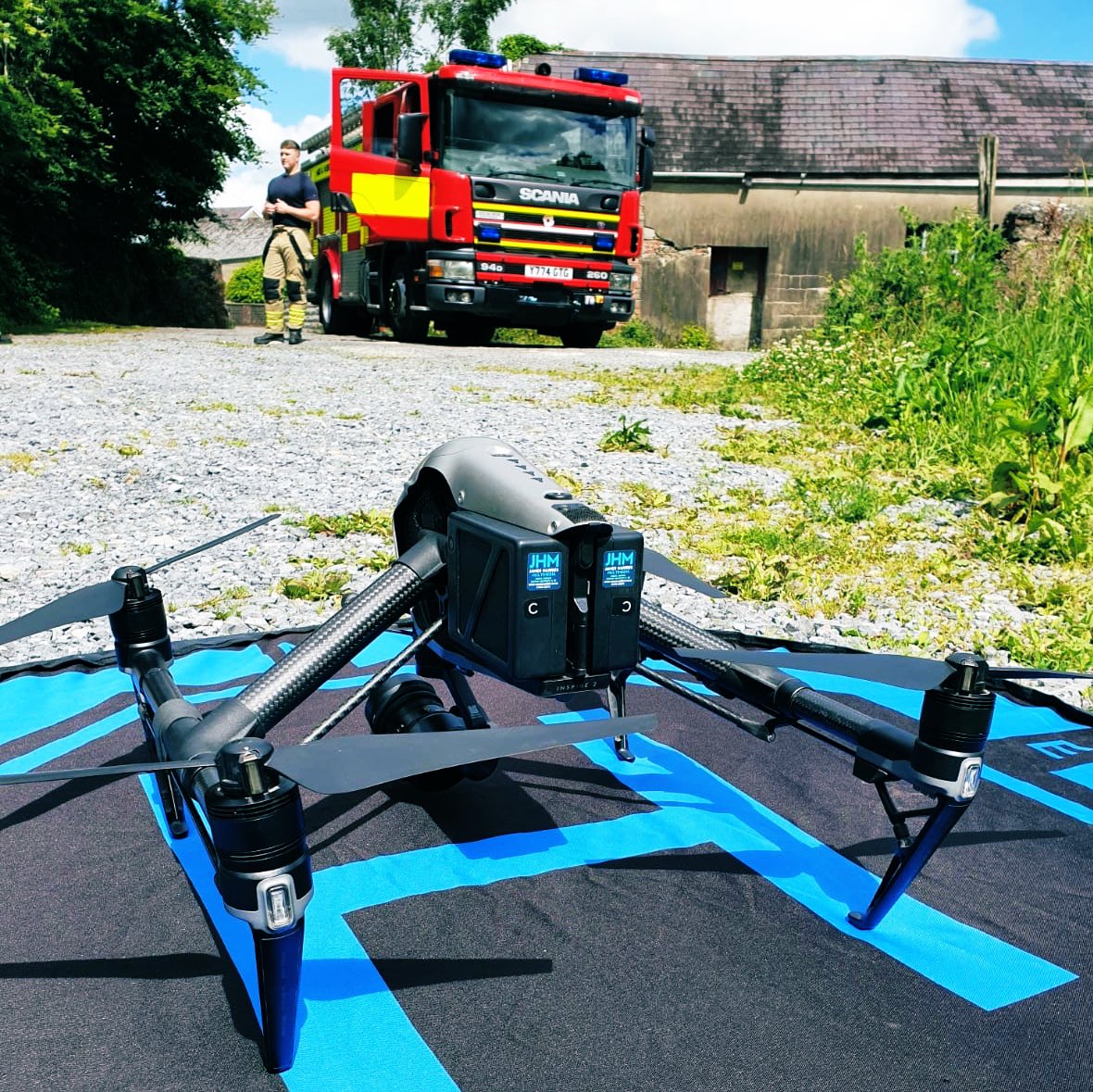 optimwm's tweet photo. A really enjoyable couple of days filming with @mawwfire manoeuvring around tight spots with specialist drivers and crew. #specialists #training 🚒👩‍🚒 https://t.co/iQuh9w4raN